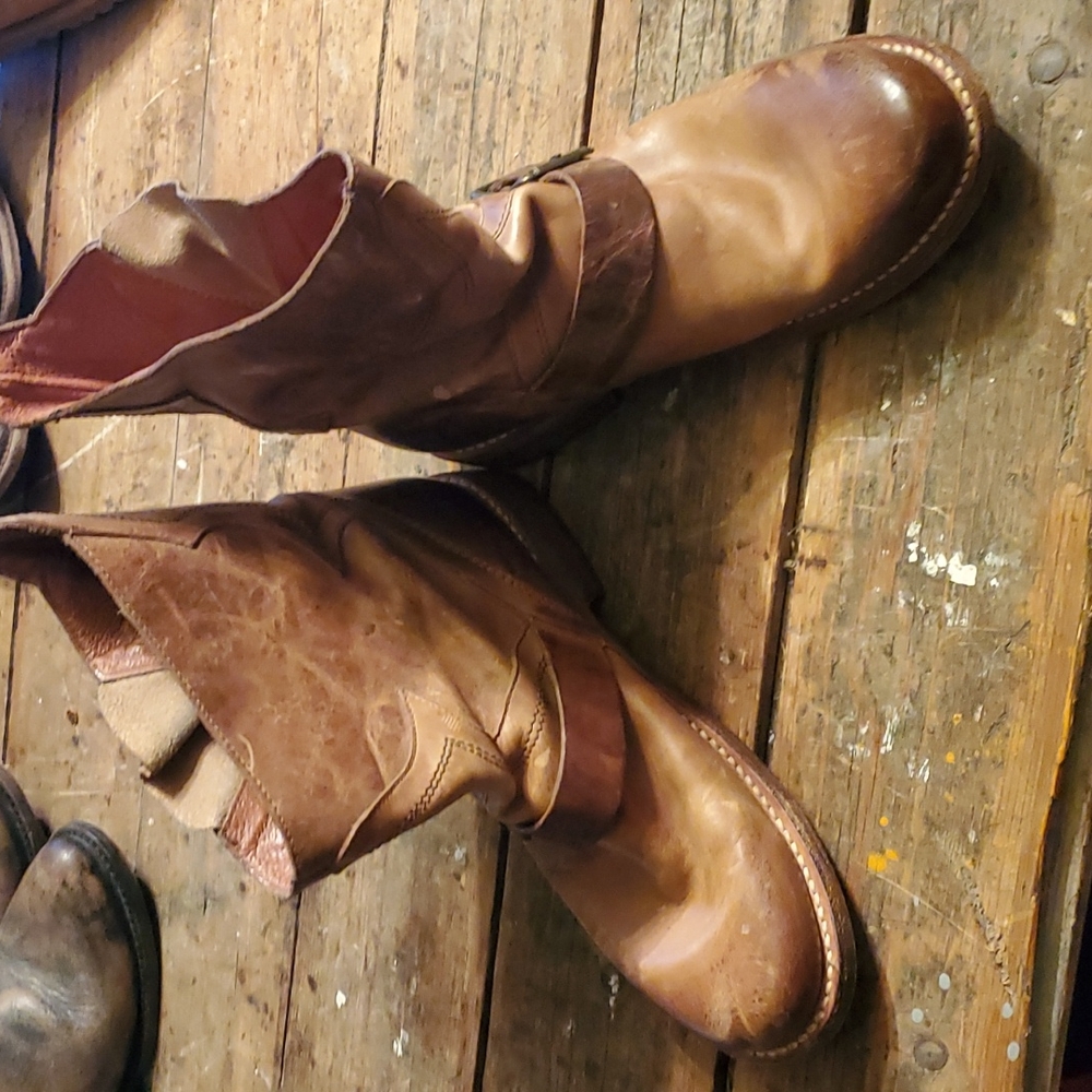 Short leather boots Freebird by Steven